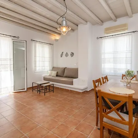 Porto Tinos Lägenhet *